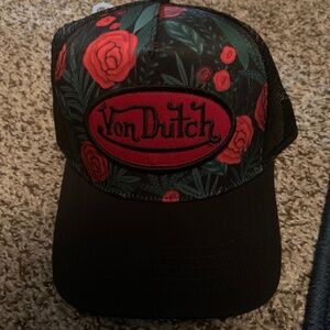 NWT von Dutch hat